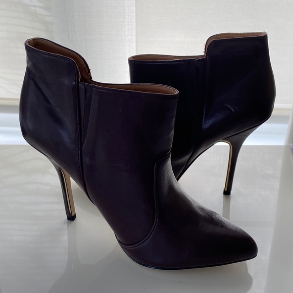 JustFab Burgundy Brown Heeled Boots; Size 9 - Picture 3 of 7